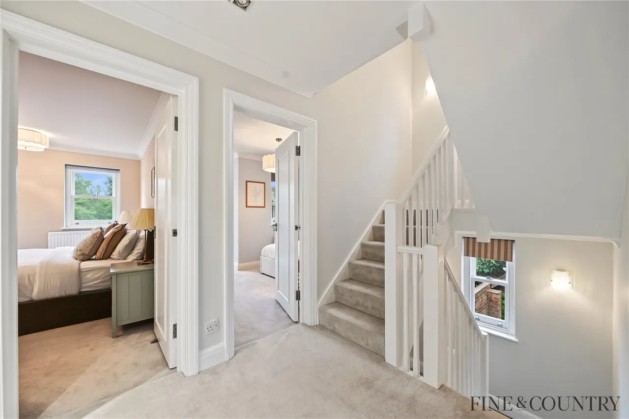 Lydford Road, London, photo 18