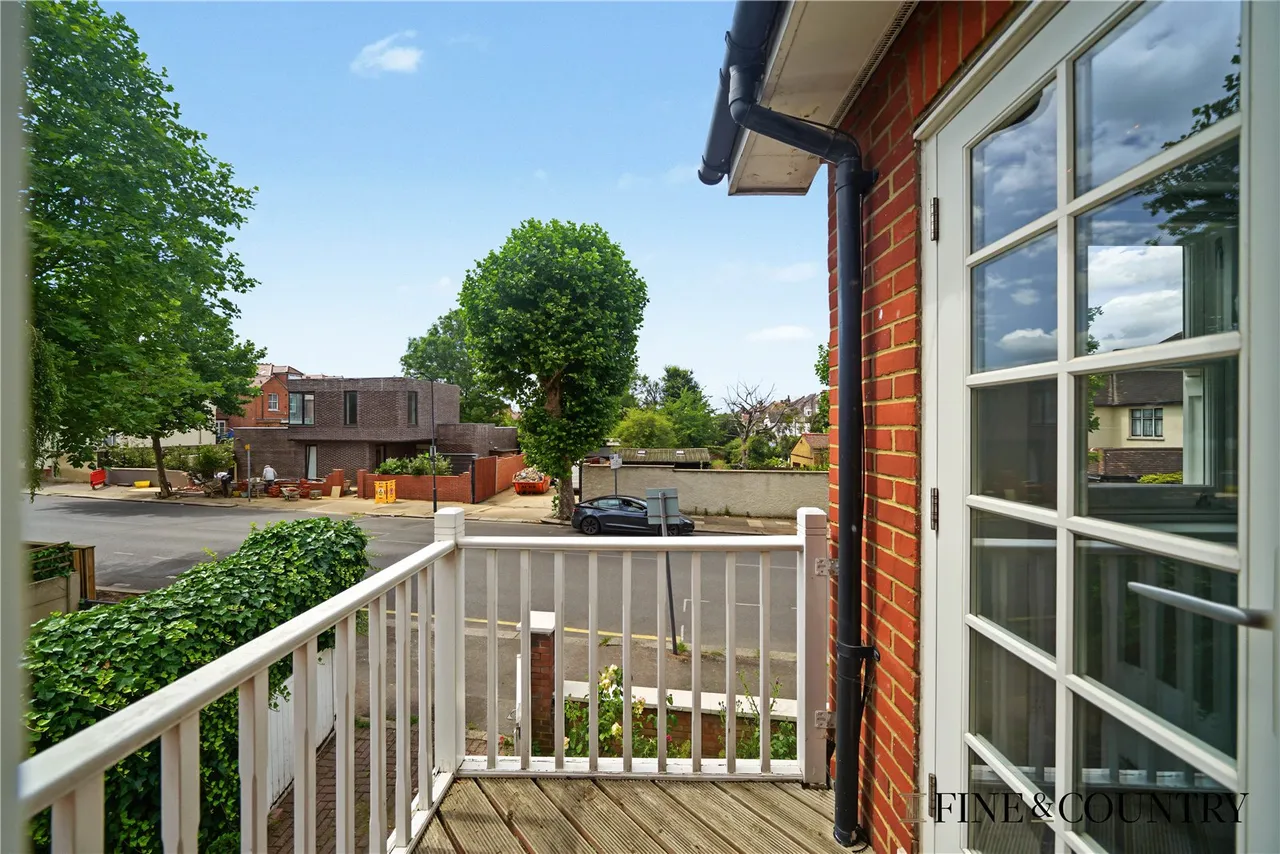 Lydford Road, London, photo 12