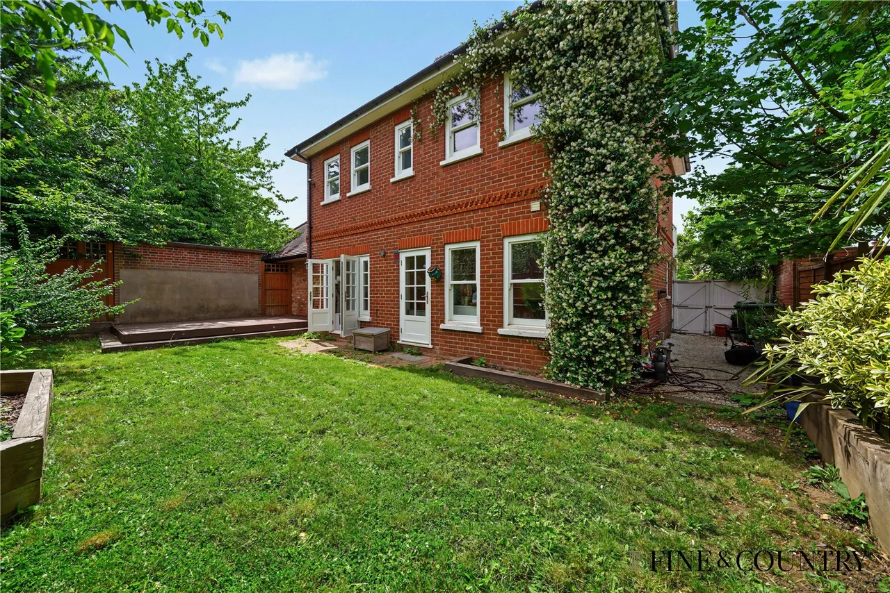 Lydford Road, London, photo 26