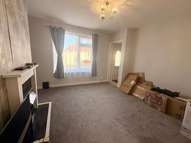 Holmes Avenue, PL3, photo 2