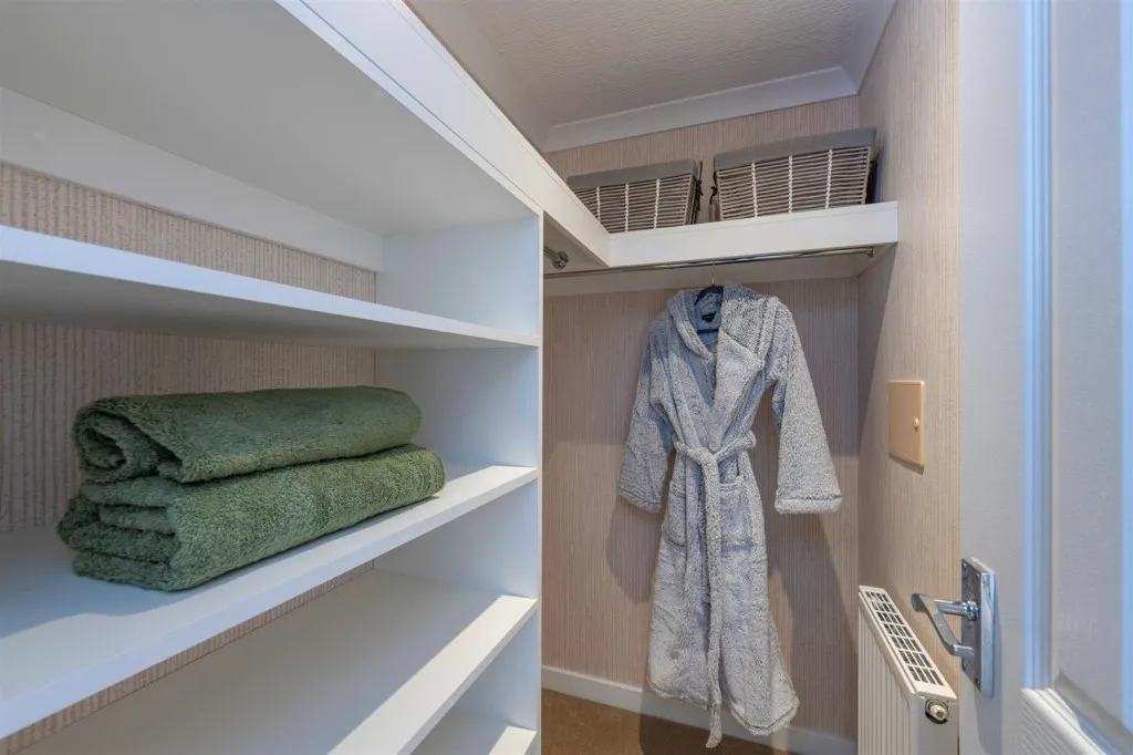 Short Heath Road, Moira, DE12, photo 12