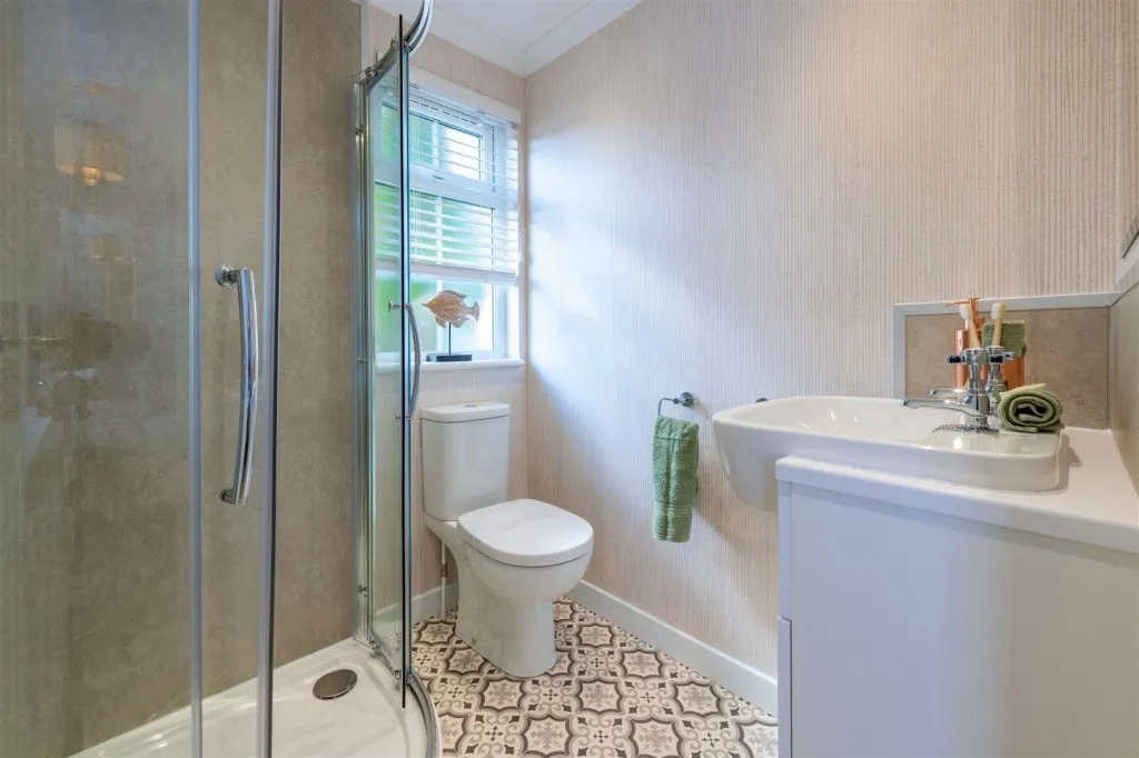 Short Heath Road, Moira, DE12, photo 13