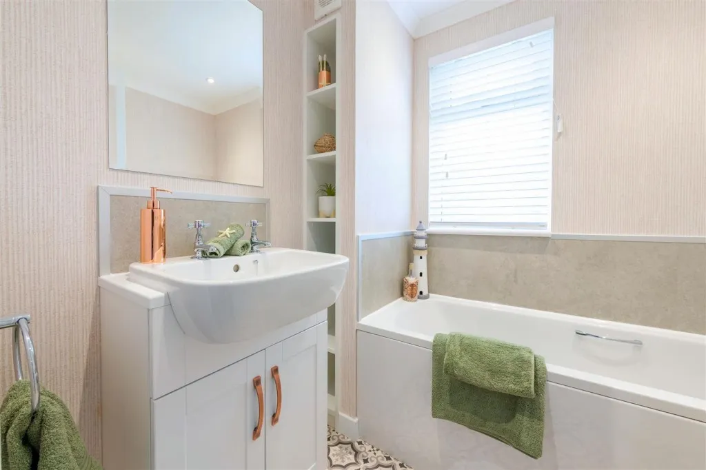 Short Heath Road, Moira, DE12, photo 14