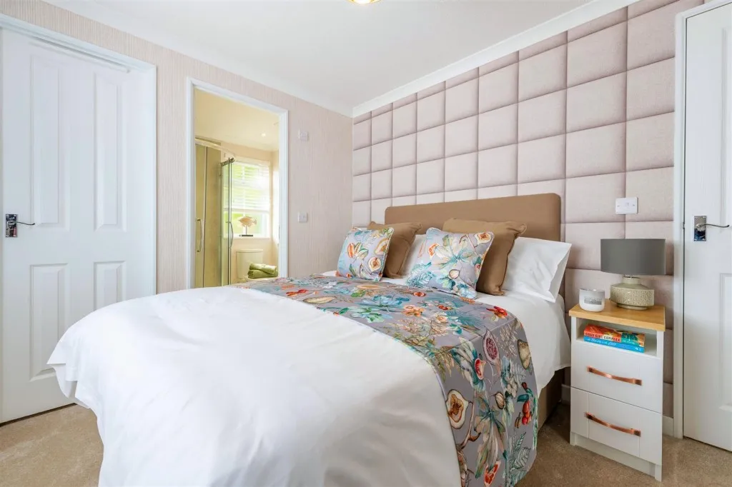 Short Heath Road, Moira, DE12, photo 10