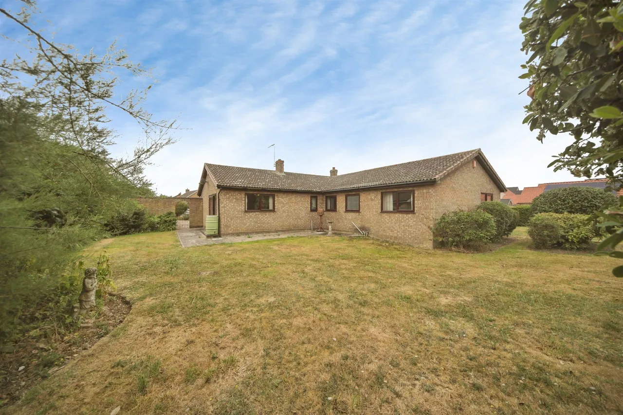 Earlsbrook, Bacton, IP14, photo 17
