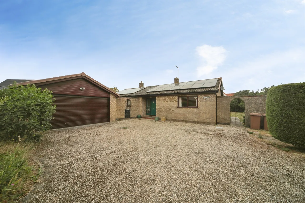 4 bed house for sale, Earlsbrook, Bacton, IP14