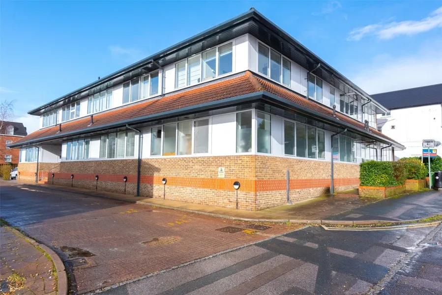 1 bed flat to rent, Avenue Court, Camberley, GU15