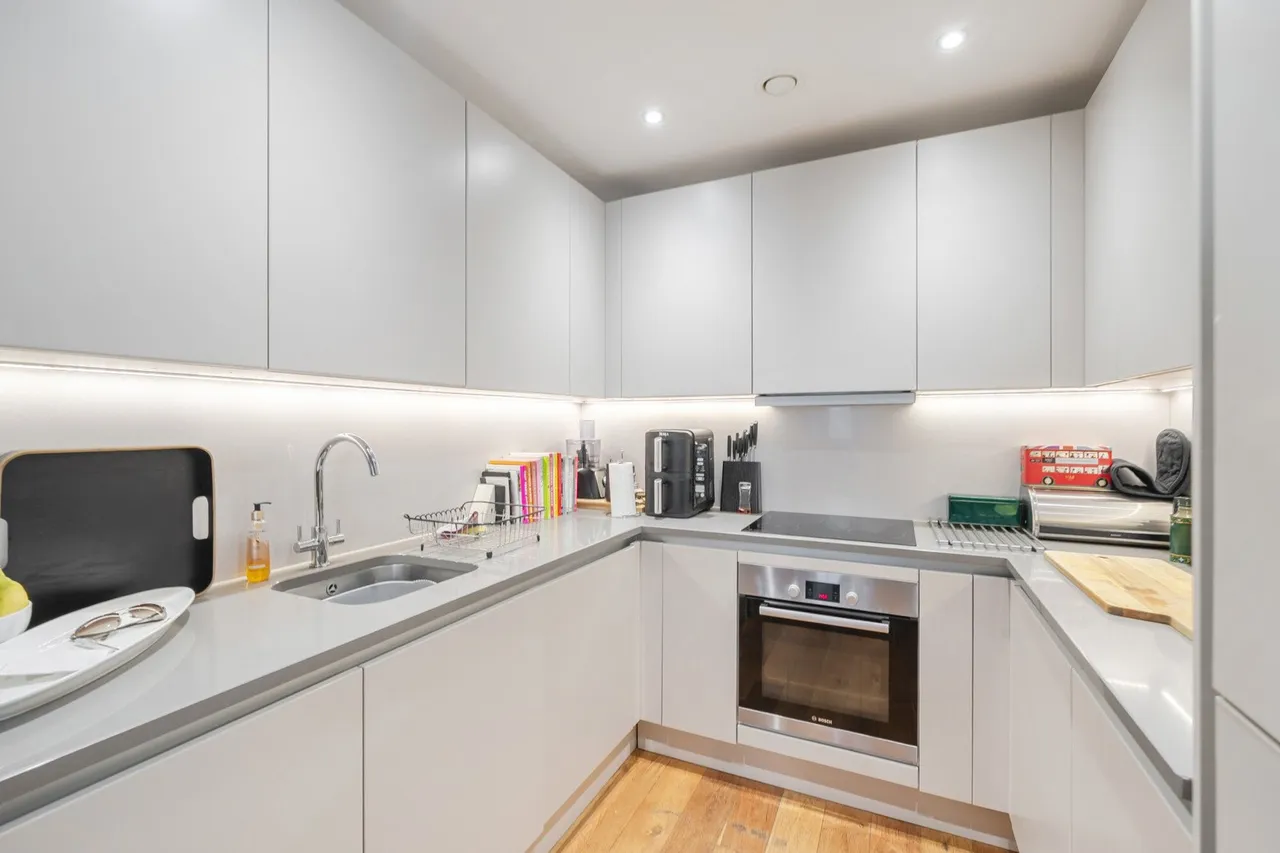 Camberwell New Road, SE5, photo 15
