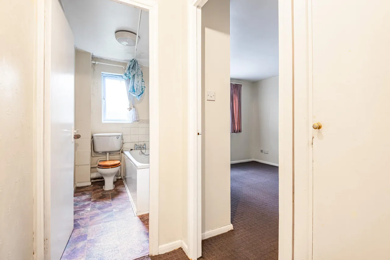 Gartons Close, Enfield, EN3, photo 13