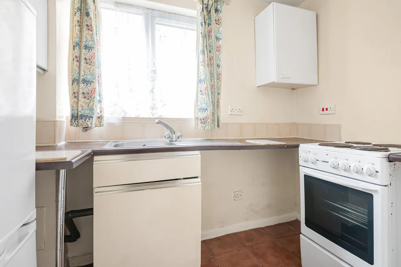 Gartons Close, Enfield, EN3, photo 5