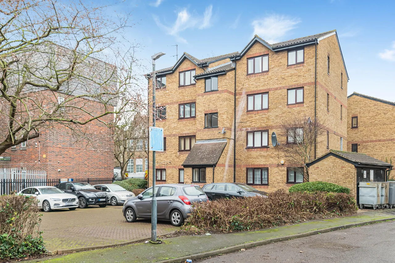 Gartons Close, Enfield, EN3, photo 10