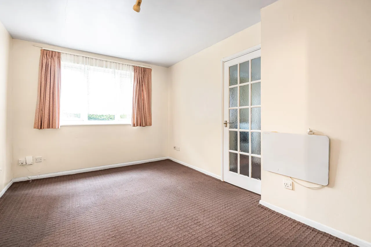 Gartons Close, Enfield, EN3, photo 2