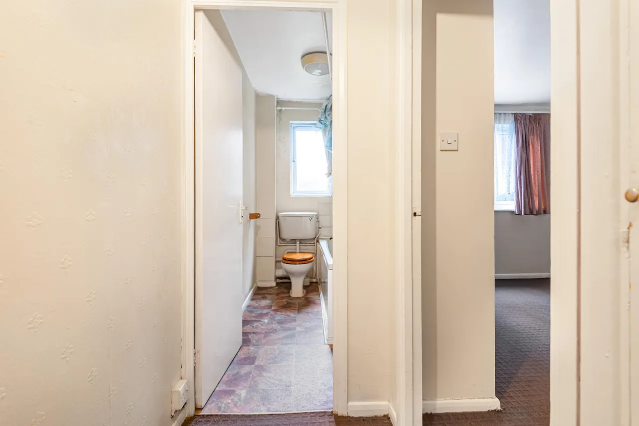 Gartons Close, Enfield, EN3, photo 12