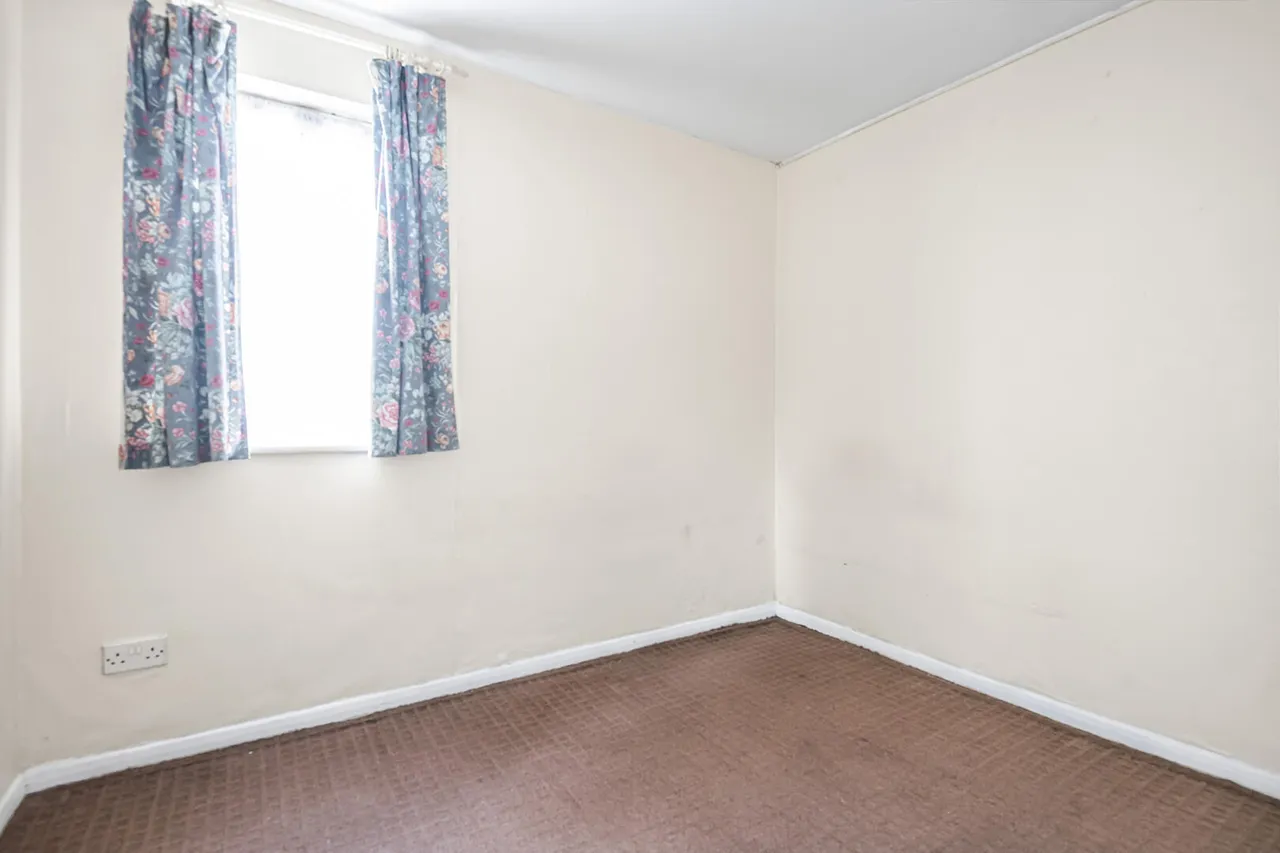 Gartons Close, Enfield, EN3, photo 15