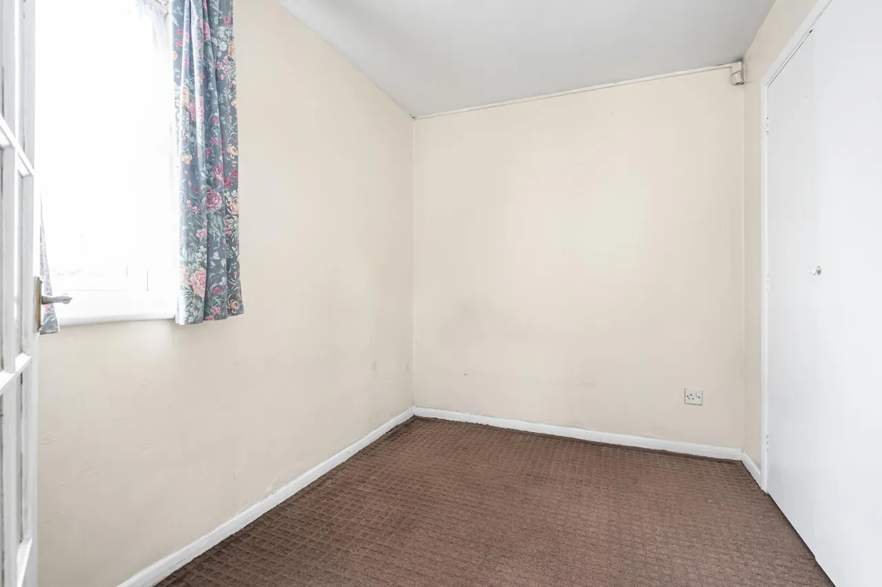 Gartons Close, Enfield, EN3, photo 16