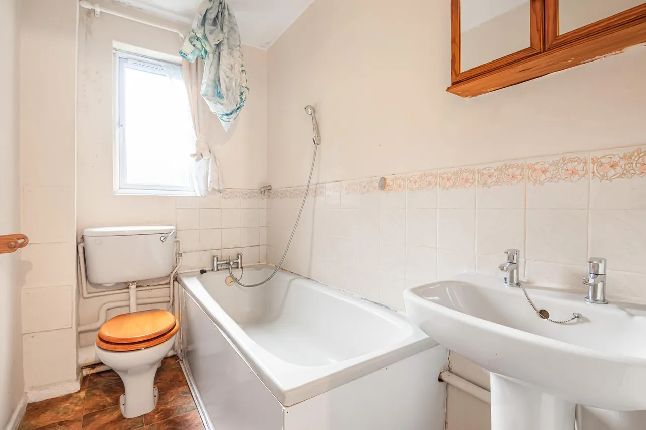 Gartons Close, Enfield, EN3, photo 11