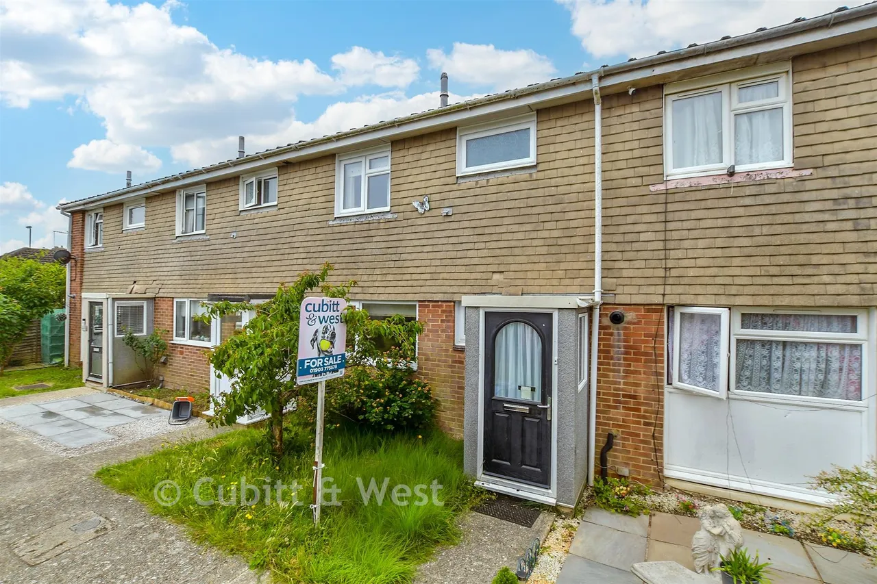 3 bed house for sale, Wheatcroft, Littlehampton, BN17