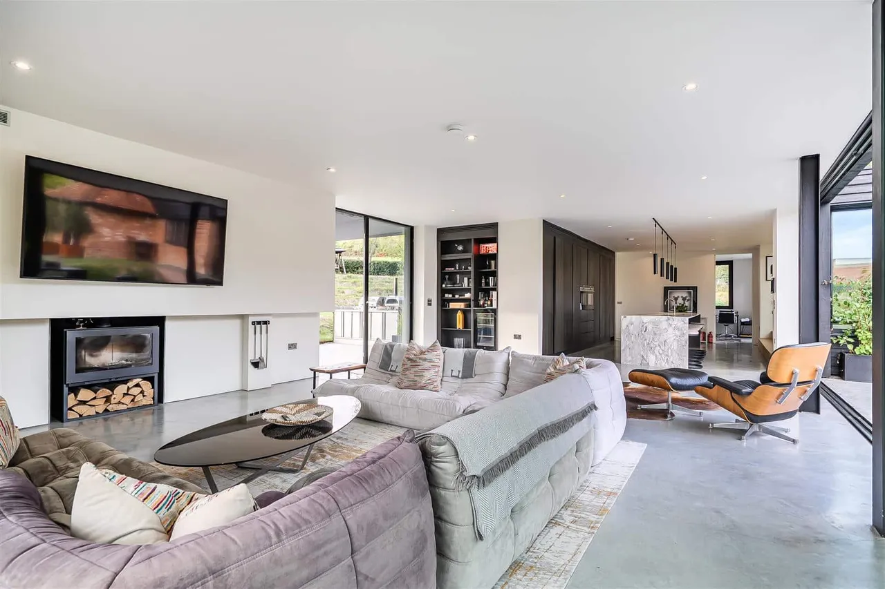 Bluehouse Lane, Saltwood, CT21, photo 33