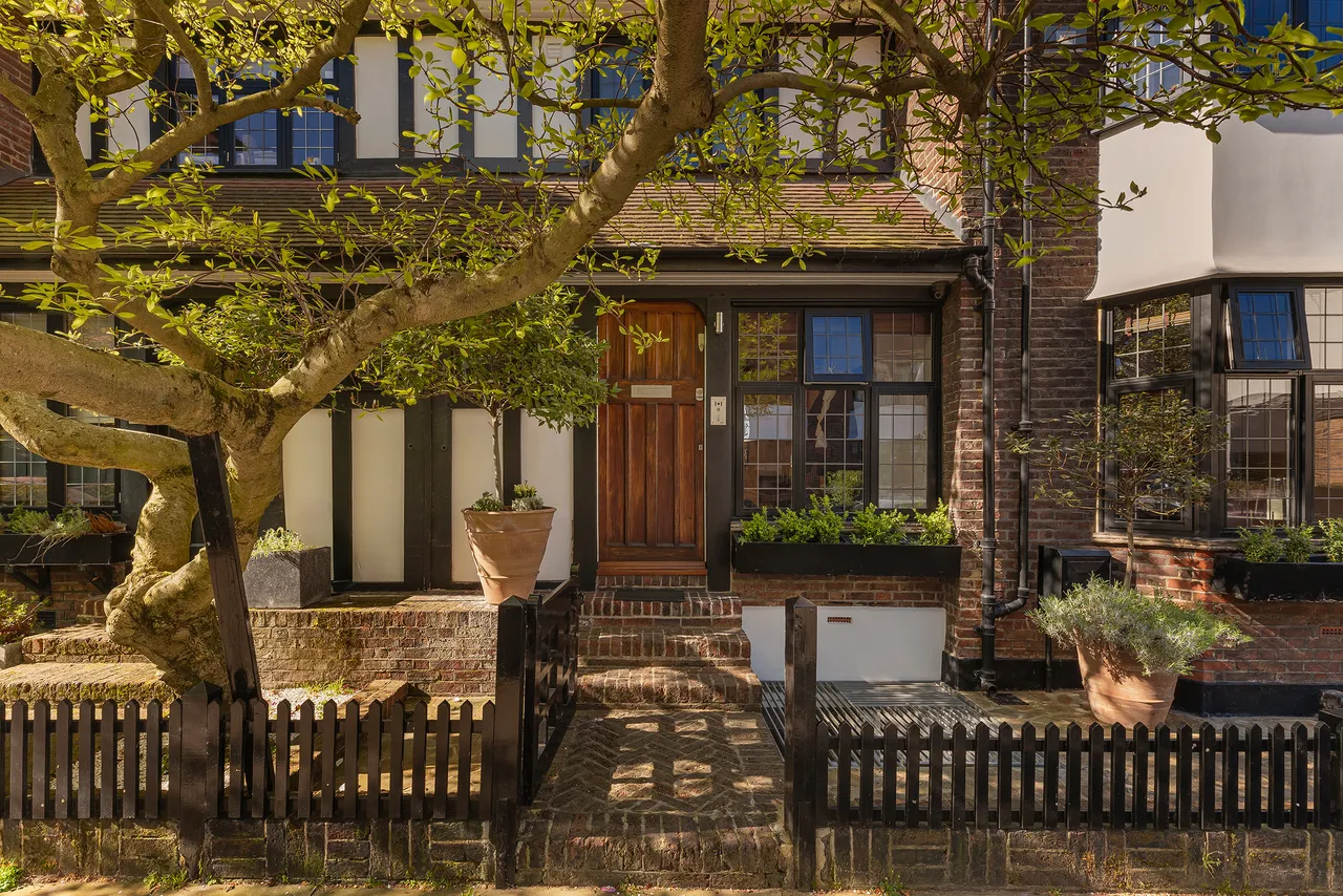 Ormonde Gate, Chelsea, London, photo 2