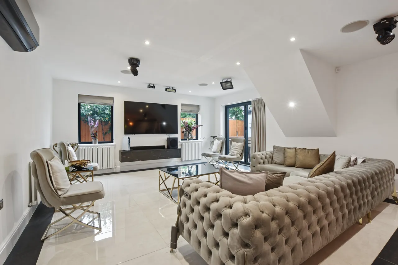 3 bed house for sale, Ingram Way, Greenford, UB6
