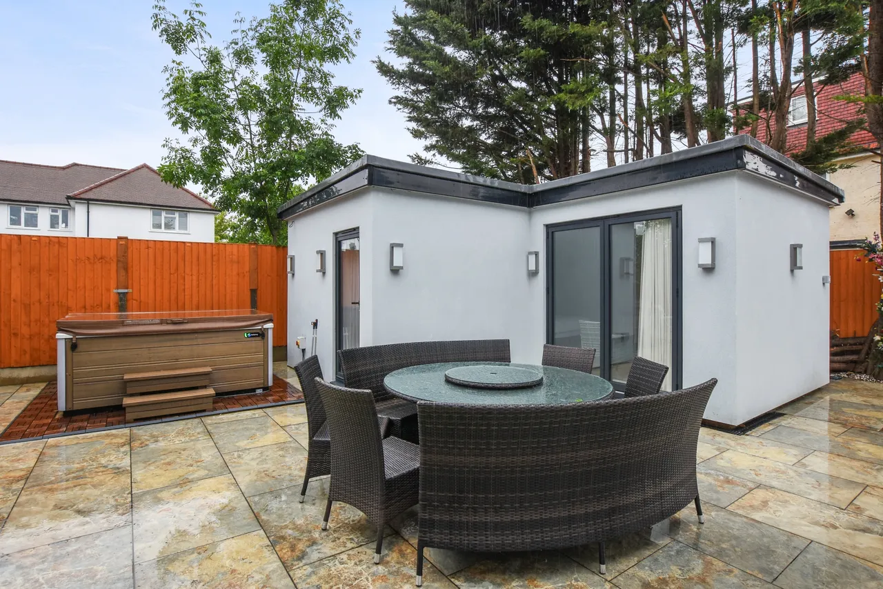 Ingram Way, Greenford, UB6, photo 13