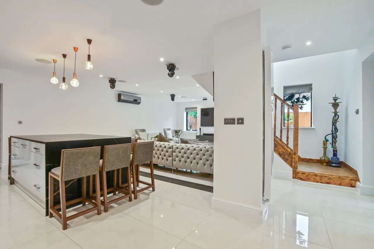 Ingram Way, Greenford, UB6, photo 4