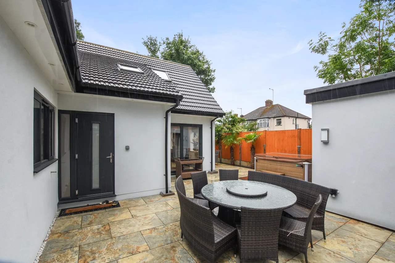 Ingram Way, Greenford, UB6, photo 14