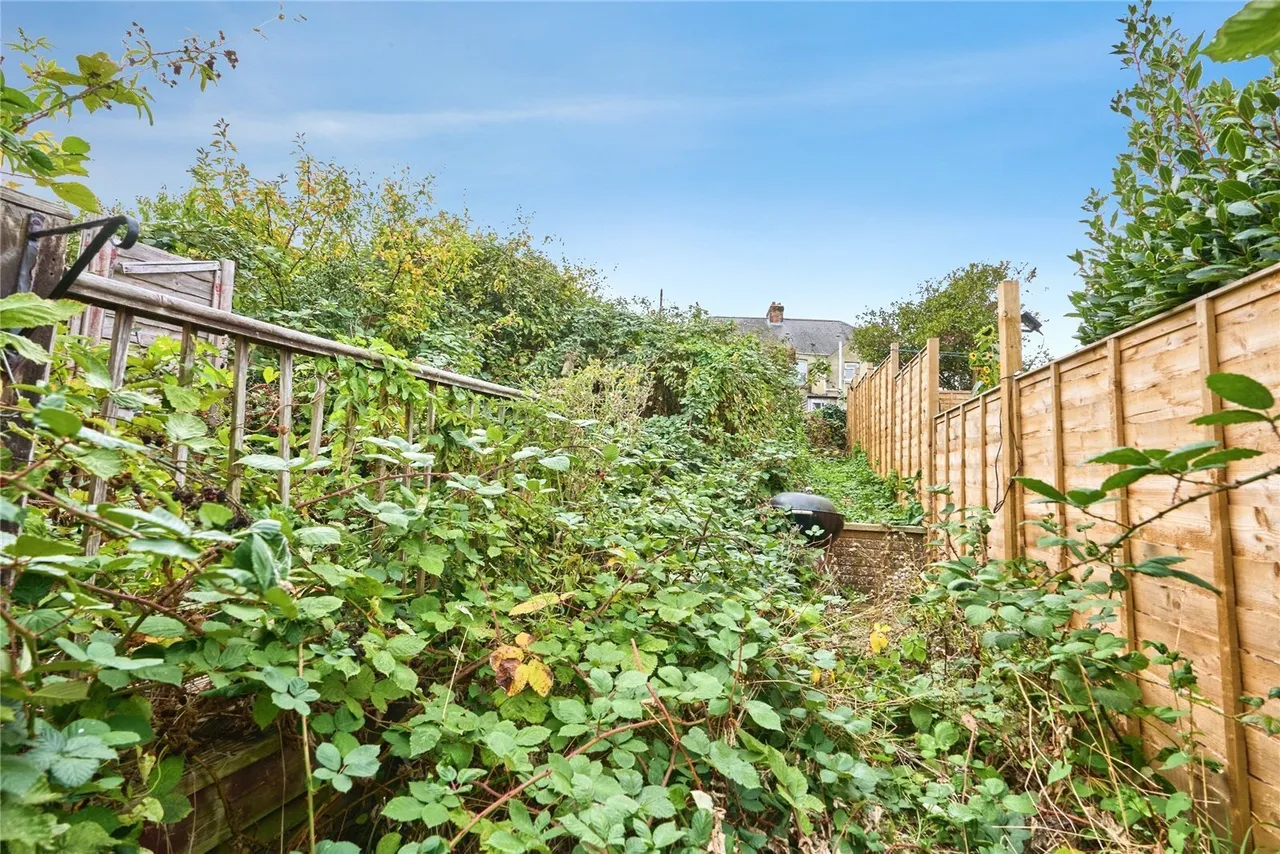 Barton Road, Newport, PO30, photo 4