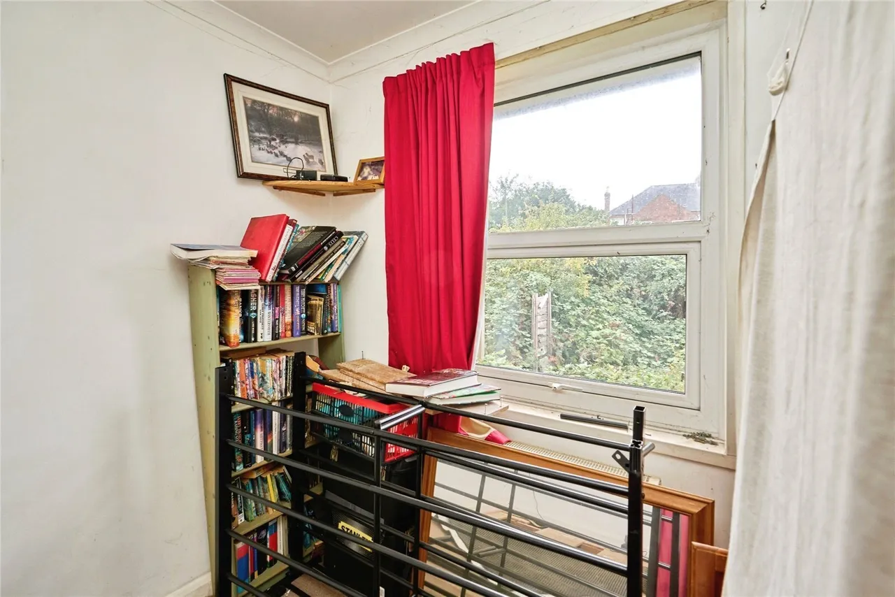 Barton Road, Newport, PO30, photo 8