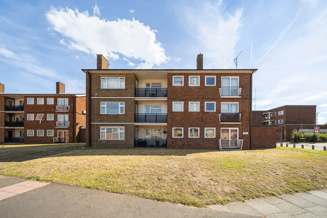 2 bed property to rent — Temple Hill, Dartford, DA1 5HX