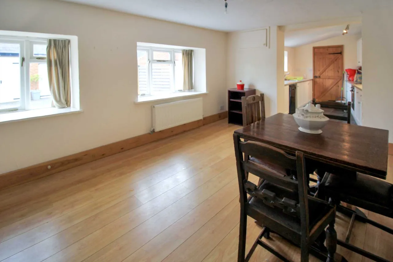 Chapel Close, Clifton, OX15, photo 3
