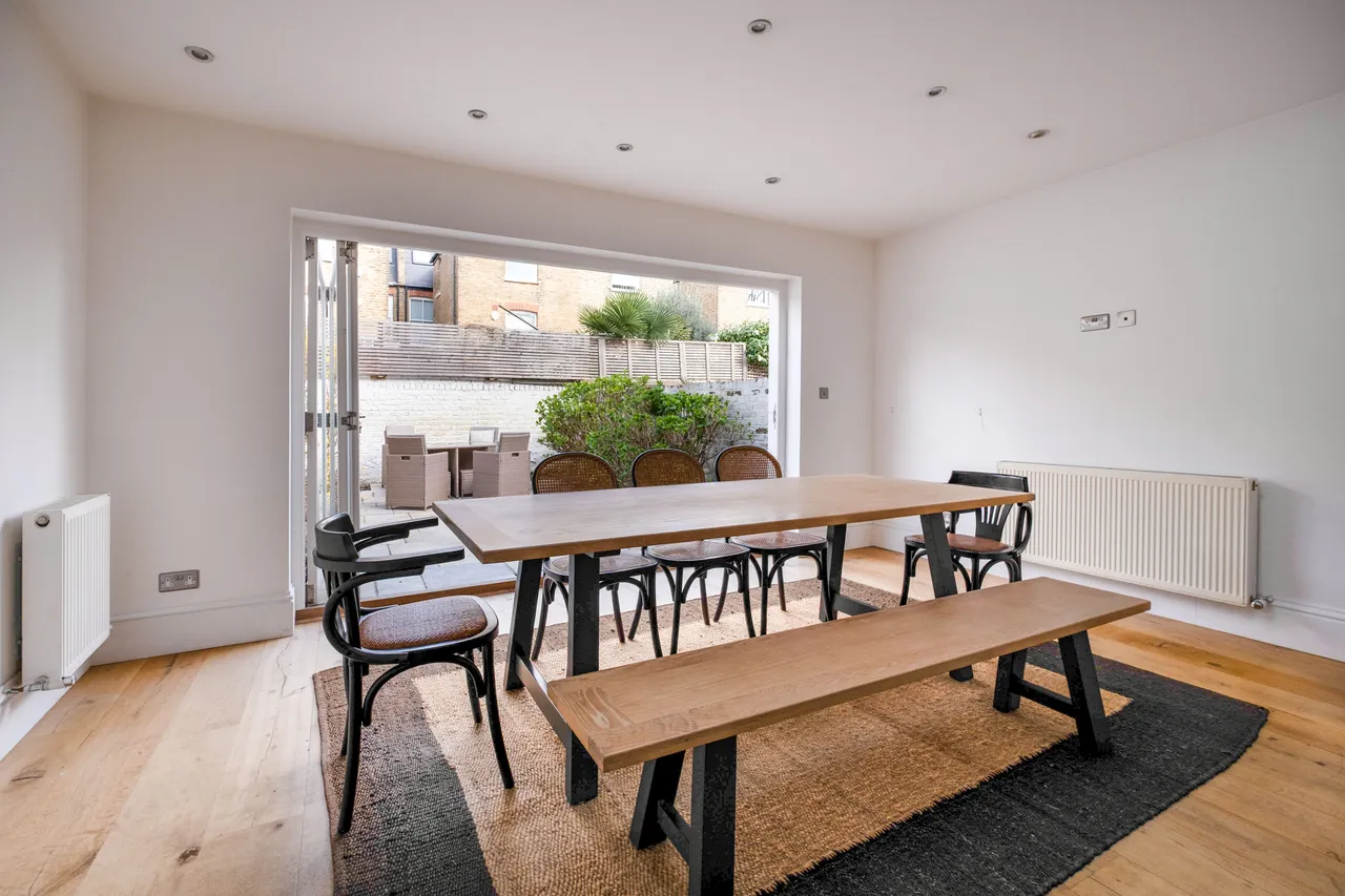 Wandsworth Bridge Road, London, SW6, photo 6