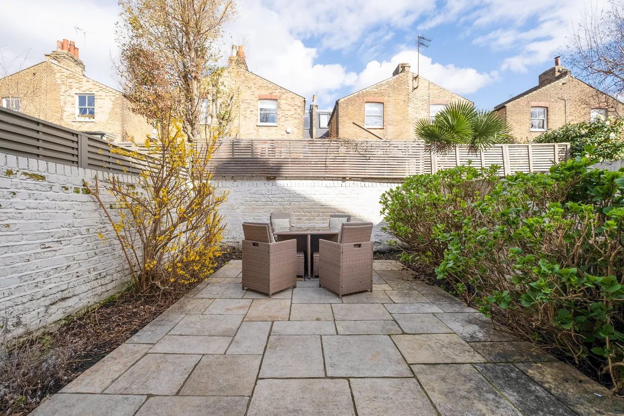 Wandsworth Bridge Road, London, SW6, photo 4