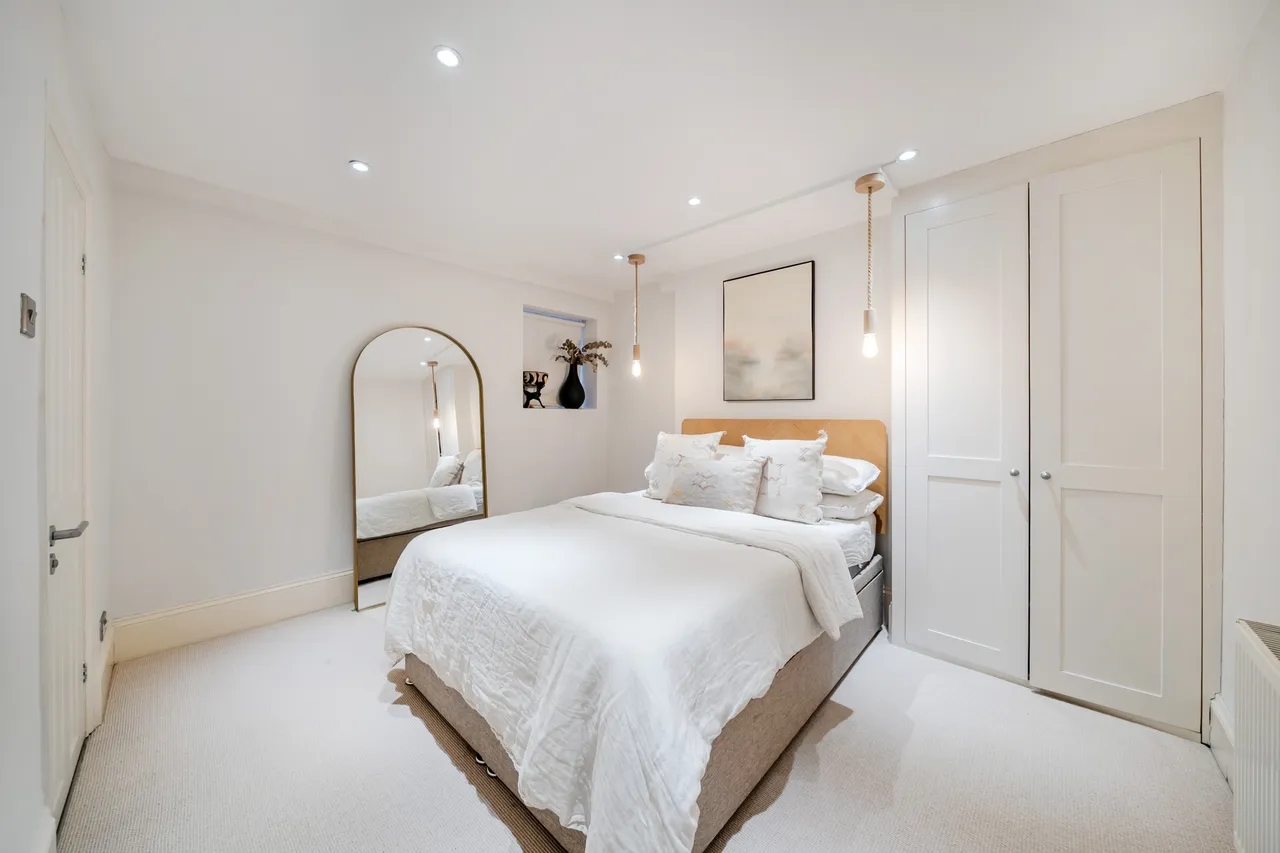 Wandsworth Bridge Road, London, SW6, photo 8