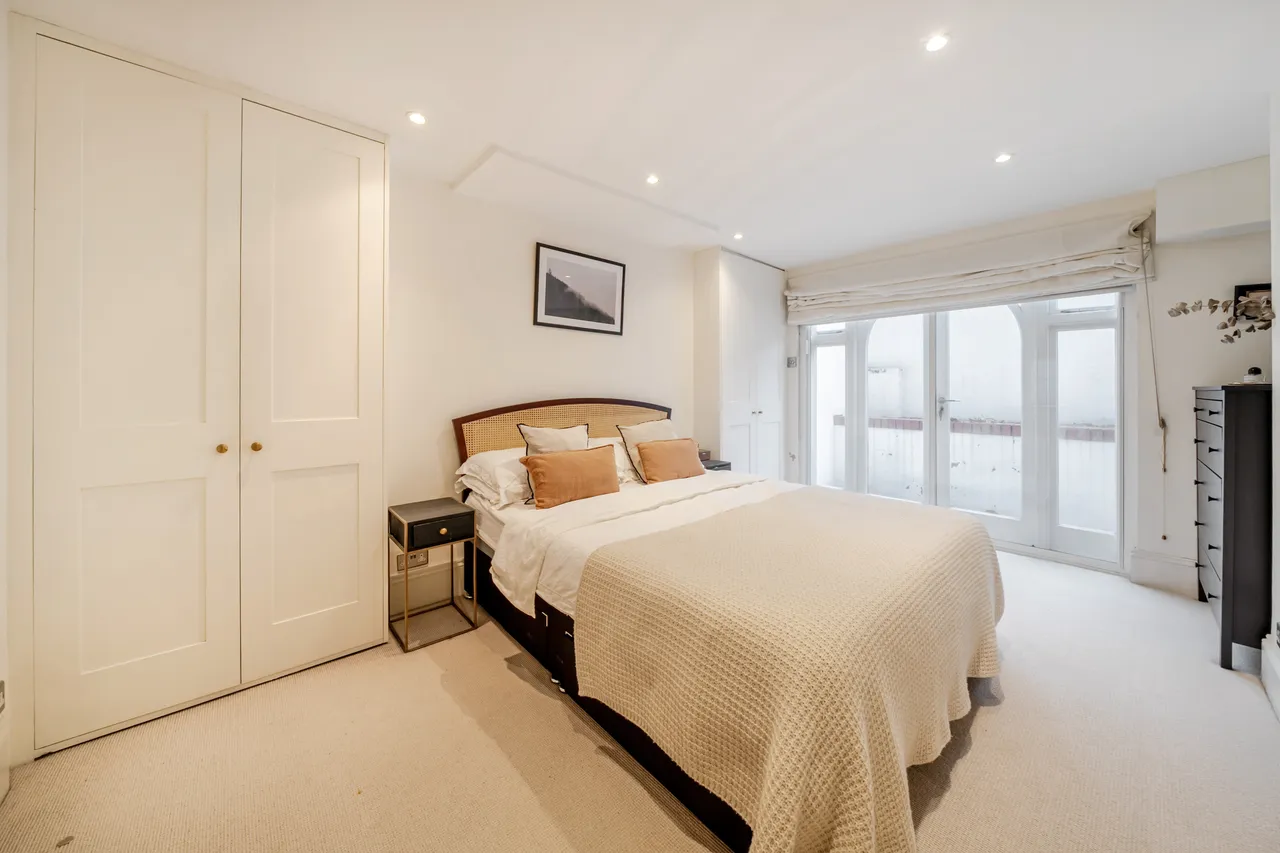 Wandsworth Bridge Road, London, SW6, photo 9