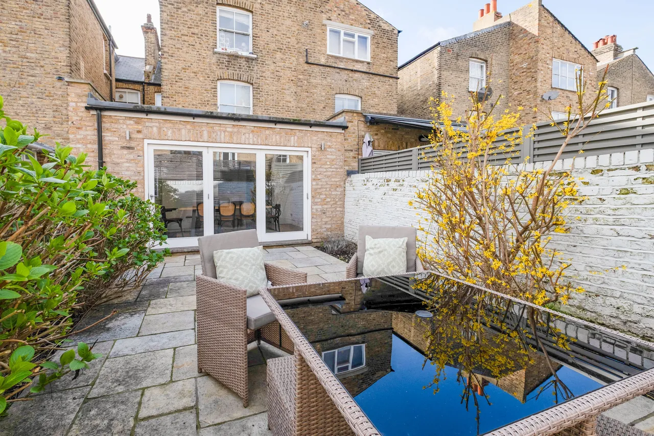 Wandsworth Bridge Road, London, SW6, photo 11