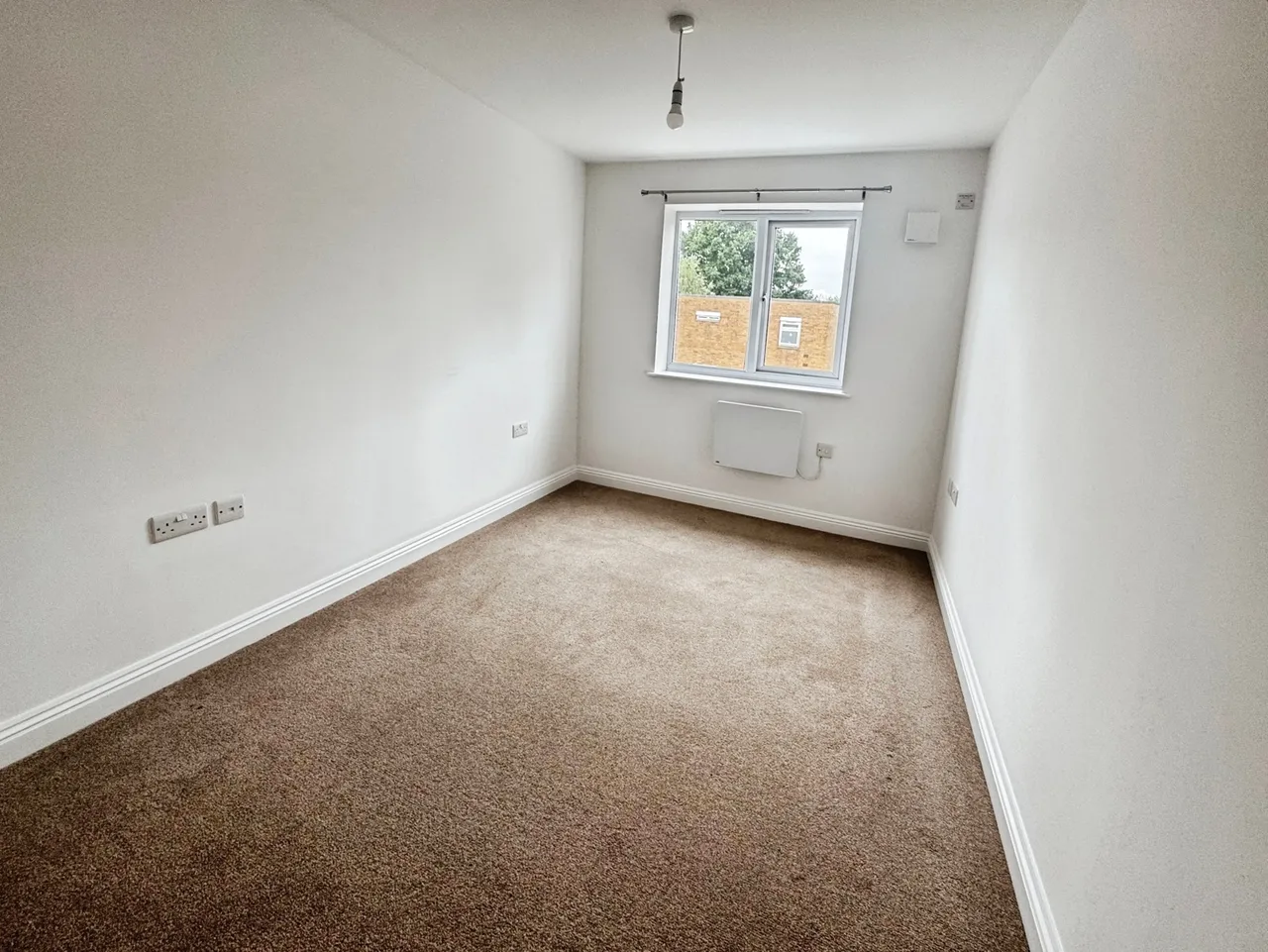 Meadow Road, Farnborough, Hampshire, GU14 8FE, photo 11
