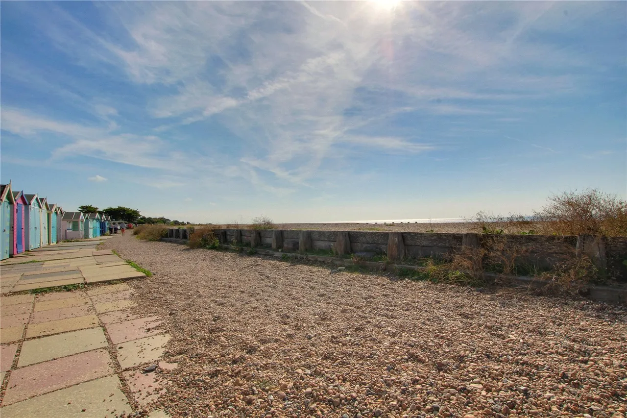 Beach Hut, Ferring, BN12, photo 5
