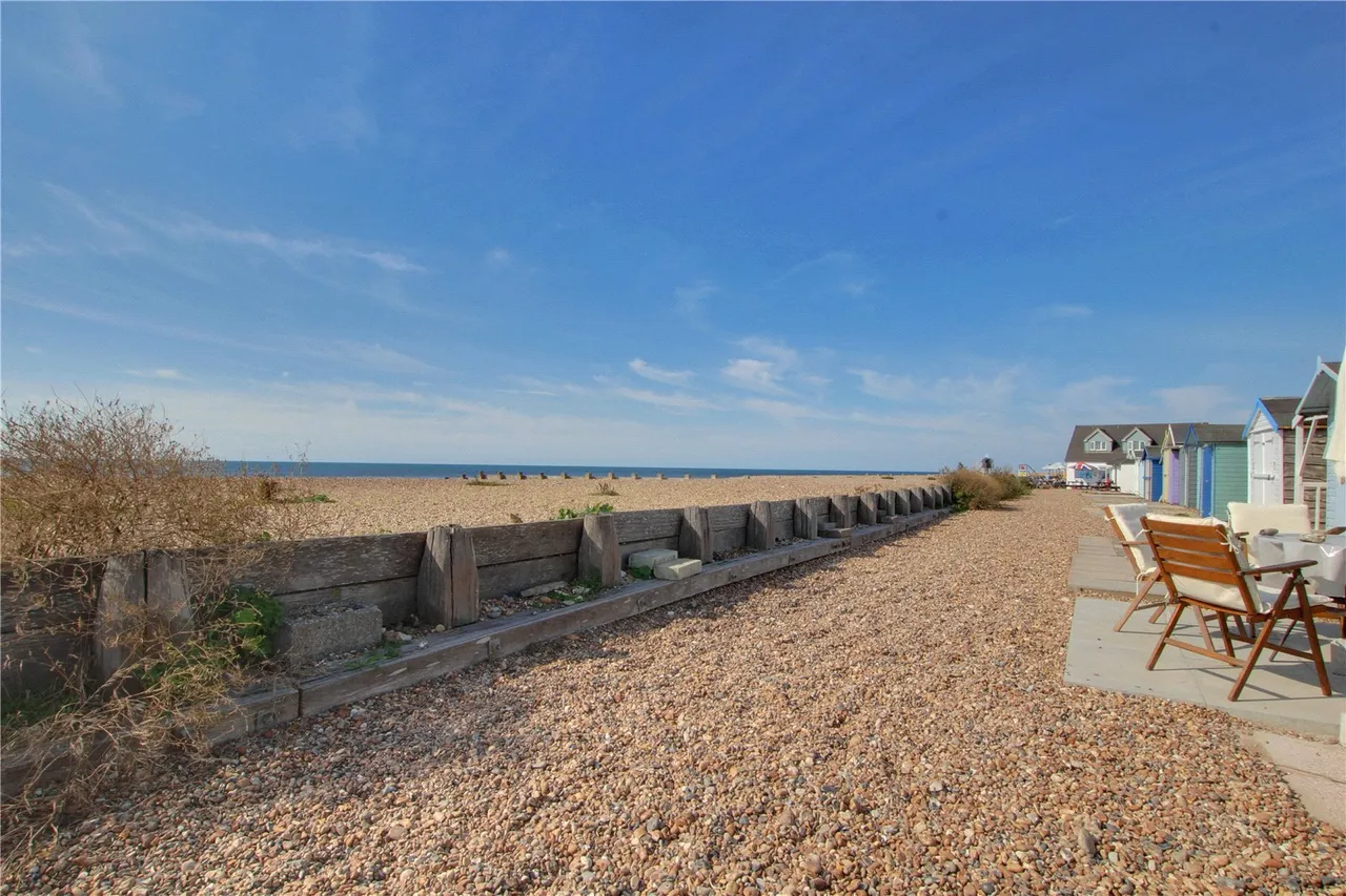 Beach Hut, Ferring, BN12, photo 4