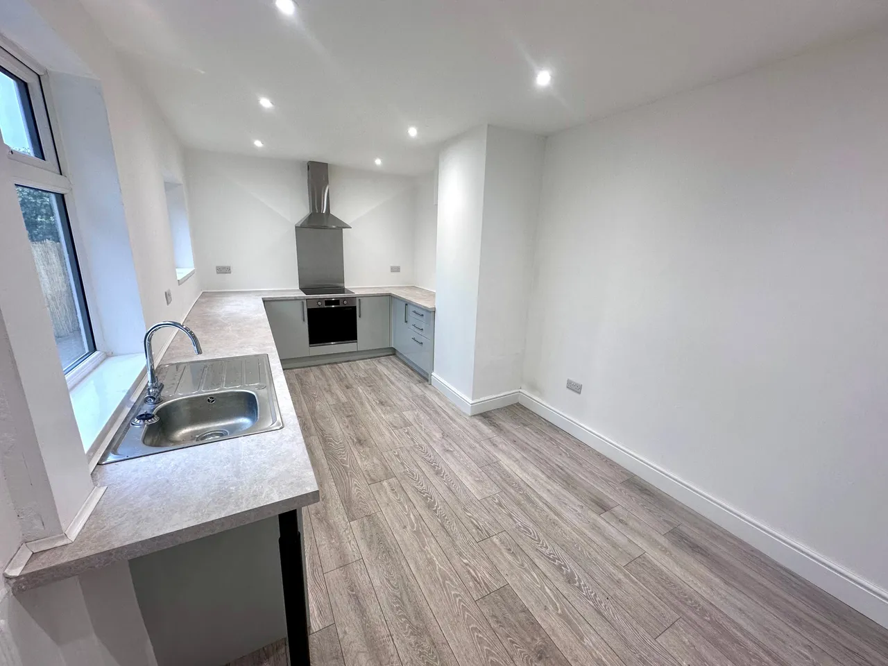 Ronald Avenue, Llandudno Junction, LL31, photo 4