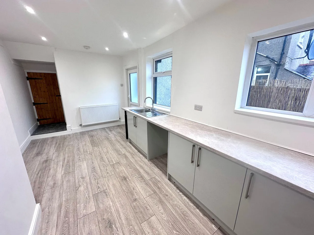 Ronald Avenue, Llandudno Junction, LL31, photo 7