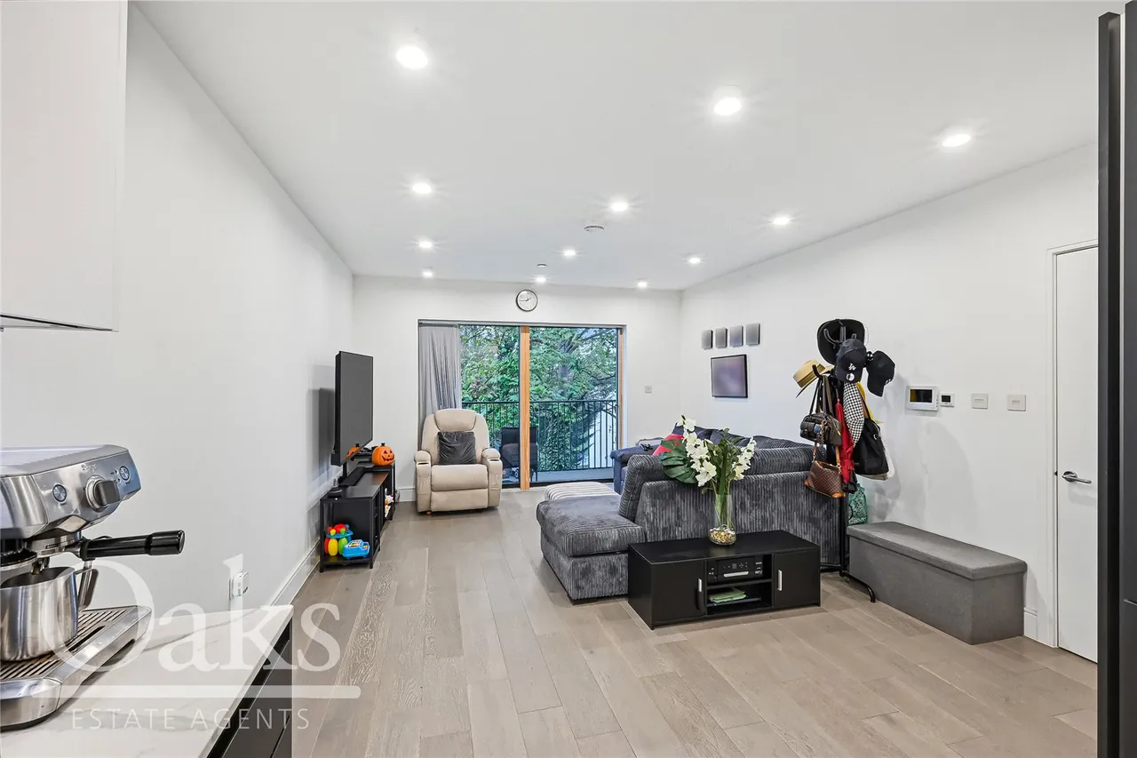 Bensham Grove, Thornton Heath, CR7, photo 3