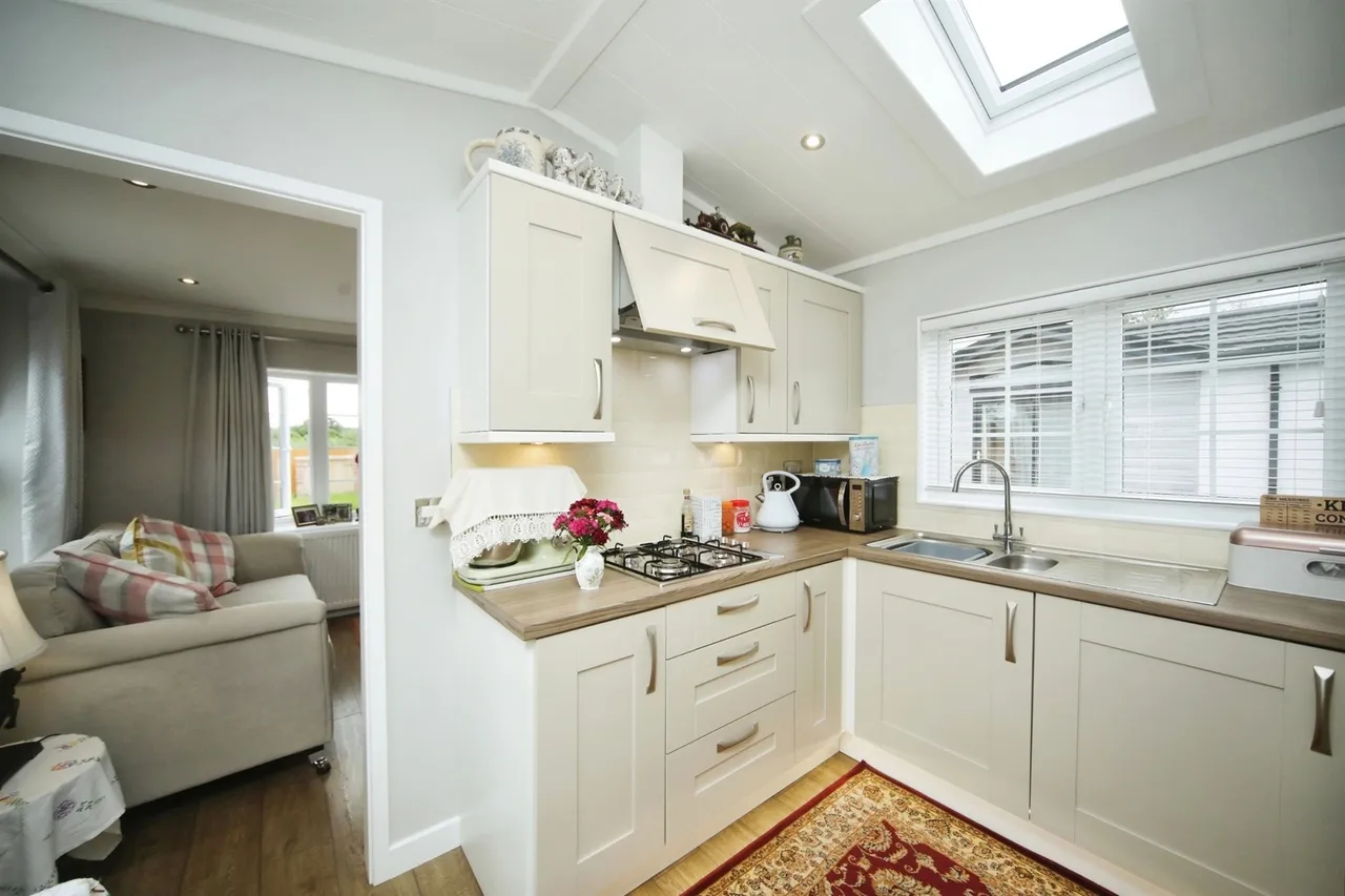 Station Road, Norton Fitzwarren, TA2, photo 3