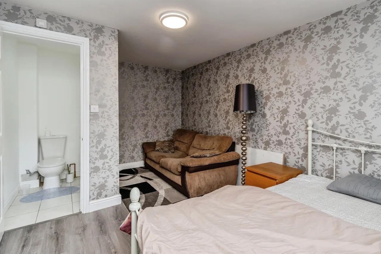 Crossland Crescent, Claregate, WV6, photo 14