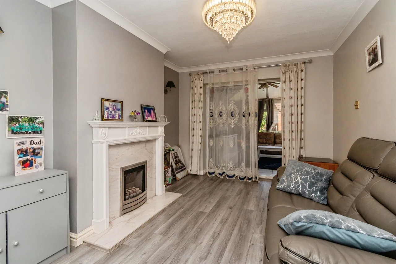 Crossland Crescent, Claregate, WV6, photo 6