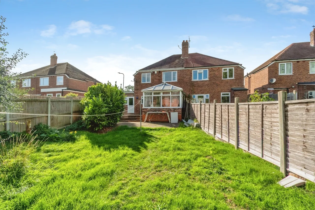 Crossland Crescent, Claregate, WV6, photo 12