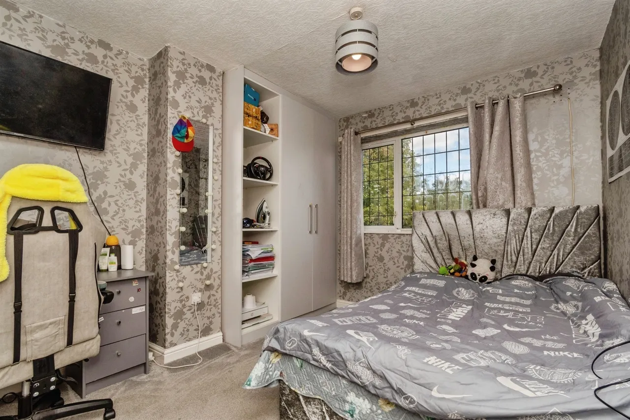 Crossland Crescent, Claregate, WV6, photo 8