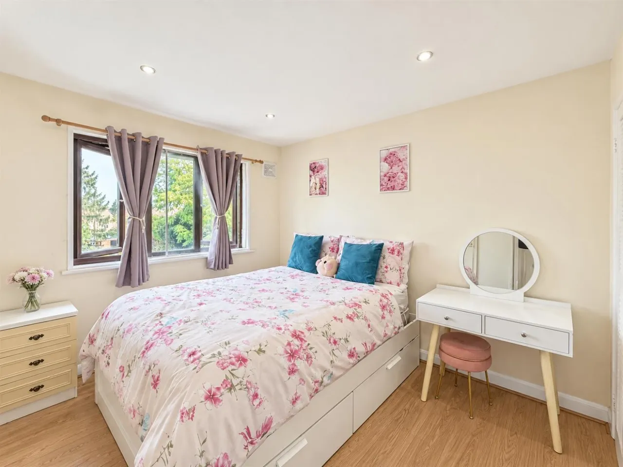 bed Apartment To LetMarchside Close, Heston, TW5, photo 3