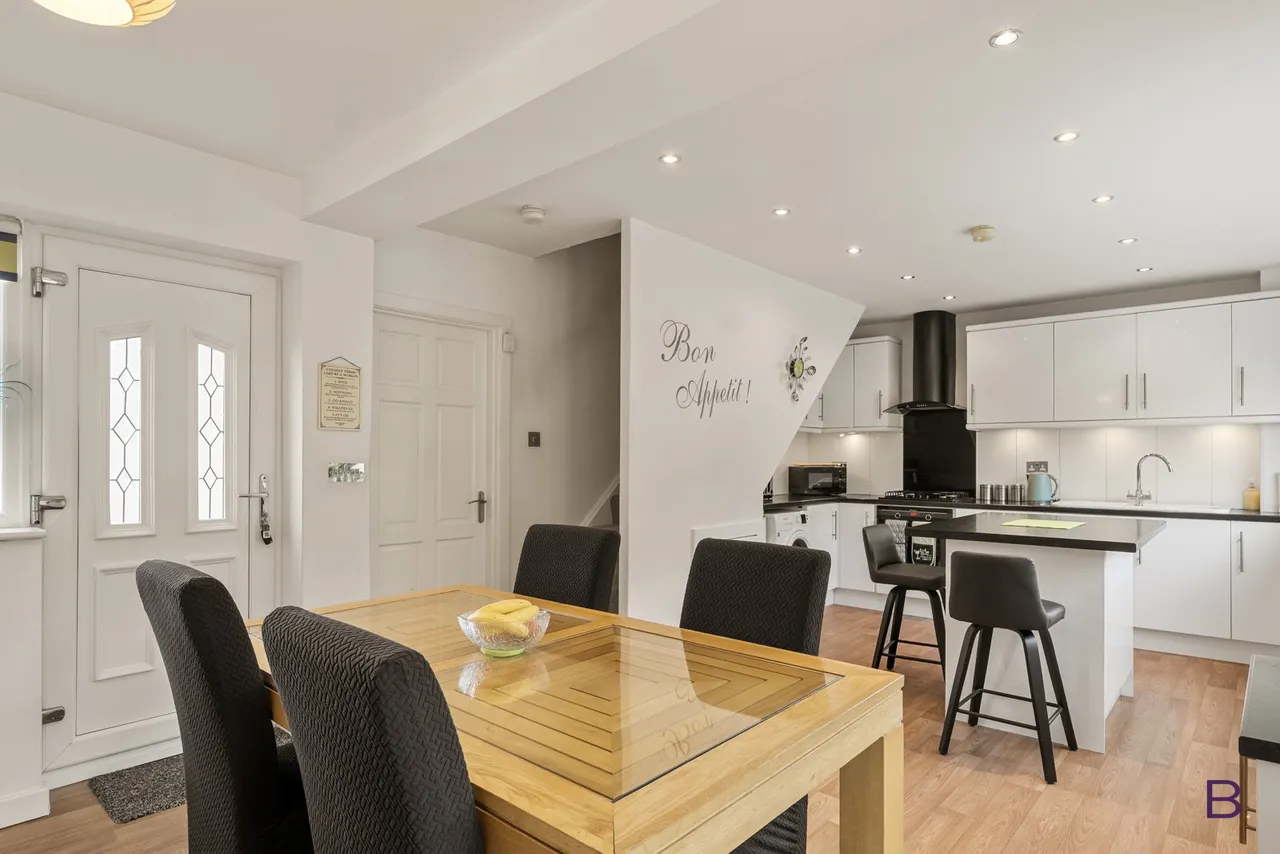 Hillcrest Road, Thornton, BD13, photo 5