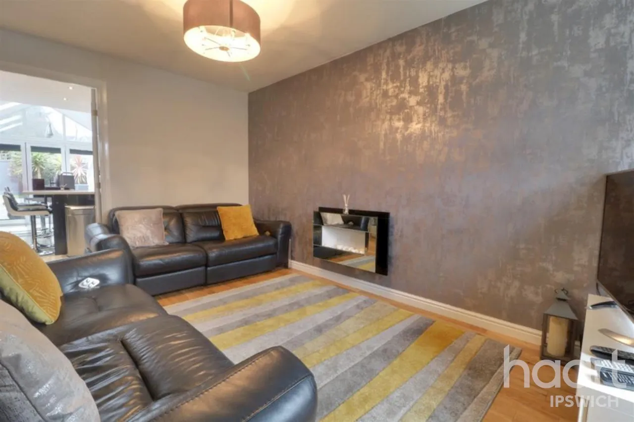 Keytes Way, Great Blakenham, IP6, photo 2